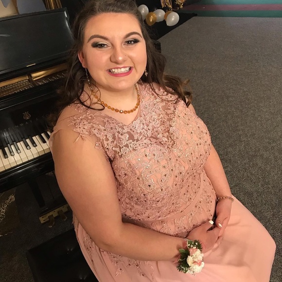 Blush pink plus size prom dress - Picture 1 of 3